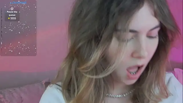 chloi hes online show from 12/25/24, 02:23