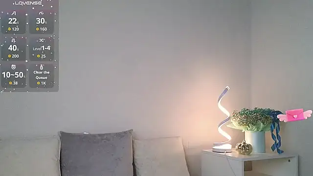 chloi hes online show from 10/25/25, 10:23