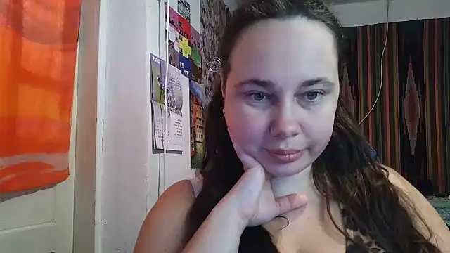 Snapshot of Cora_Maro chatting on 10/15/25, 12:05 Cora Maro online show from 10/15/25, 12:05
