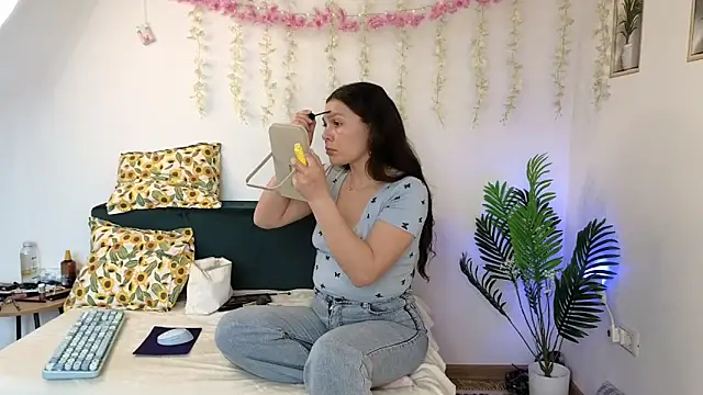 MadameDeFeu online show from 04/08/26, 08:58