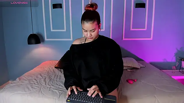 Snapshot of Zaily_zcc chatting on 12/01/25, 11:59 Zaily zcc online show from 12/01/25, 11:59