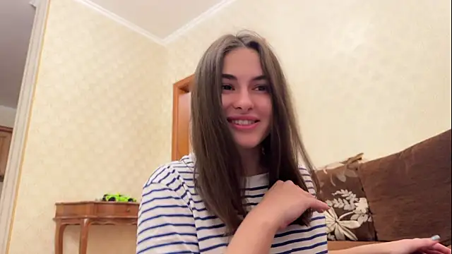 Snapshot of AmiCumOn chatting on 02/06/25, 12:37 AmiCumOn online show from 02/06/25, 12:37