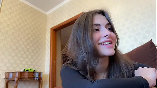 Snapshot of AmiCumOn chatting on 02/18/25, 09:21 AmiCumOn online show from 02/18/25, 09:21