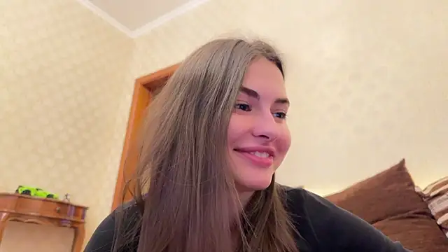 Snapshot of AmiCumOn chatting on 03/06/25, 11:47 AmiCumOn online show from 03/06/25, 11:47