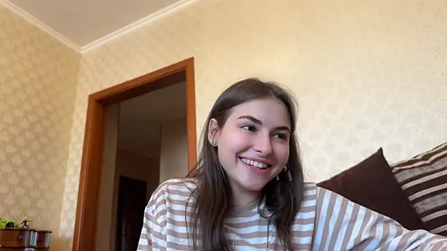 Snapshot of AmiCumOn chatting on 03/13/25, 09:21 AmiCumOn online show from 03/13/25, 09:21