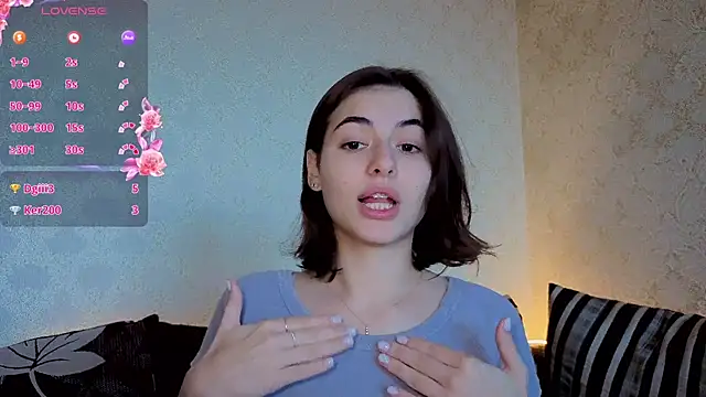 Snapshot of AmiCumOn chatting on 09/17/25, 10:17 AmiCumOn online show from 09/17/25, 10:17