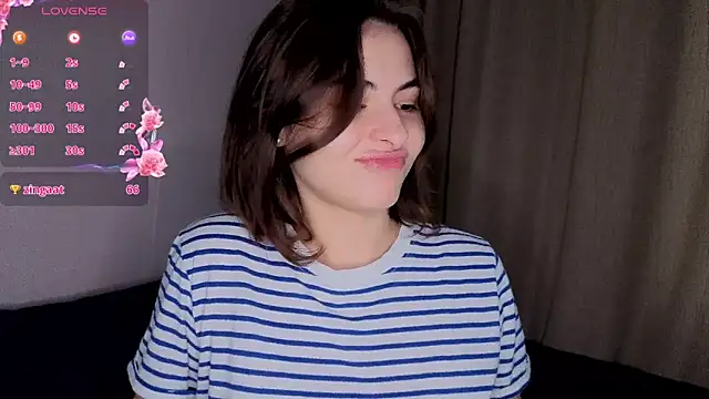 Snapshot of AmiCumOn chatting on 09/23/25, 09:34 AmiCumOn online show from 09/23/25, 09:34