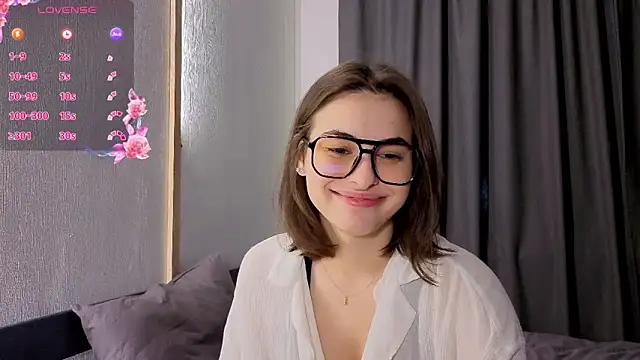 Snapshot of AmiCumOn chatting on 10/13/25, 08:25 AmiCumOn online show from 10/13/25, 08:25