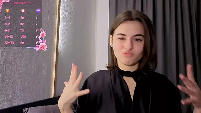 Snapshot of AmiCumOn chatting on 10/18/25, 09:21 AmiCumOn online show from 10/18/25, 09:21