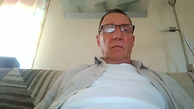 Snapshot of Piero1966@xh chatting on 10/05/25, 02:15 Piero1966xh online show from 10/05/25, 02:15