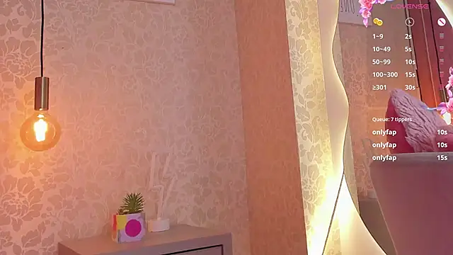 Snapshot of salome-brown chatting on 12/19/24, 03:40 salome-brown online show from 12/19/24, 03:40