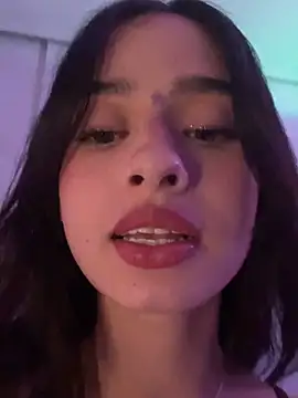 Snapshot of salome-brown chatting on 05/08/26, 01:44 salome-brown online show from 05/08/26, 01:44