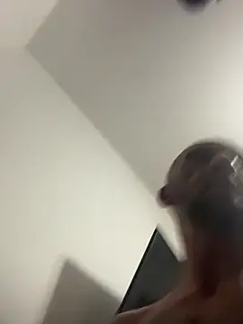 Snapshot of DaddySonBR chatting on 12/14/25, 06:08 DaddySonBR online show from 12/14/25, 06:08