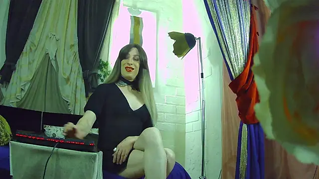 Mary Loon online show from 11/03/25, 10:27