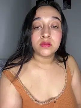 Snapshot of cata_megan chatting on 12/14/24, 12:11 cata megan online show from 12/14/24, 12:11