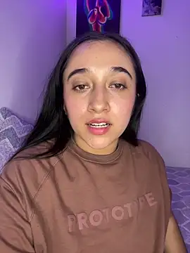 Snapshot of cata_megan chatting on 12/15/24, 12:07 cata megan online show from 12/15/24, 12:07