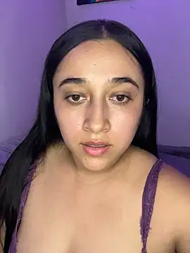 Snapshot of cata_megan chatting on 12/23/24, 10:44 cata megan online show from 12/23/24, 10:44