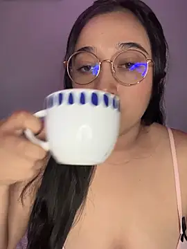 Snapshot of cata_megan chatting on 02/11/25, 10:07 cata megan online show from 02/11/25, 10:07