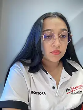 Snapshot of cata_megan chatting on 02/13/25, 12:21 cata megan online show from 02/13/25, 12:21