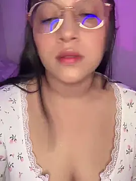 Snapshot of cata_megan chatting on 02/14/25, 10:58 cata megan online show from 02/14/25, 10:58