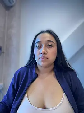 Snapshot of cata_megan chatting on 02/15/25, 06:23 cata megan online show from 02/15/25, 06:23