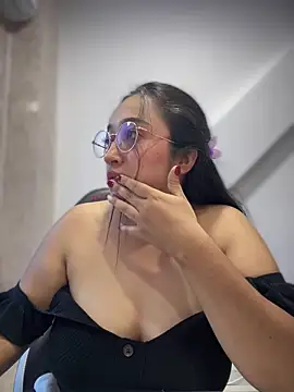 Snapshot of cata_megan chatting on 02/16/25, 11:59 cata megan online show from 02/16/25, 11:59