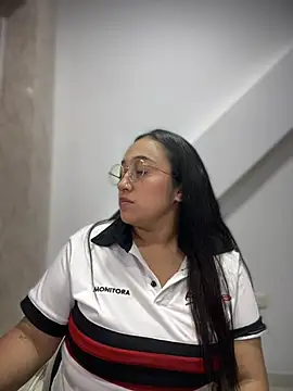 Snapshot of cata_megan chatting on 02/21/25, 07:45 cata megan online show from 02/21/25, 07:45