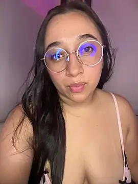 Snapshot of cata_megan chatting on 03/09/25, 02:32 cata megan online show from 03/09/25, 02:32