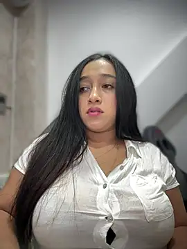 Snapshot of cata_megan chatting on 03/10/25, 12:18 cata megan online show from 03/10/25, 12:18