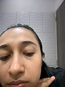 Snapshot of cata_megan chatting on 10/04/25, 09:18 cata megan online show from 10/04/25, 09:18