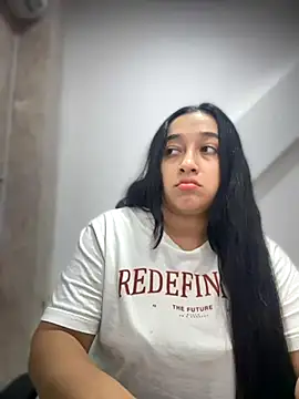 Snapshot of cata_megan chatting on 11/25/25, 06:02 cata megan online show from 11/25/25, 06:02