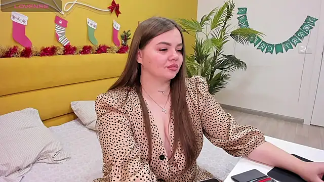 Snapshot of MonikaCharming chatting on 12/25/24, 12:59 MonikaCharming online show from 12/25/24, 12:59