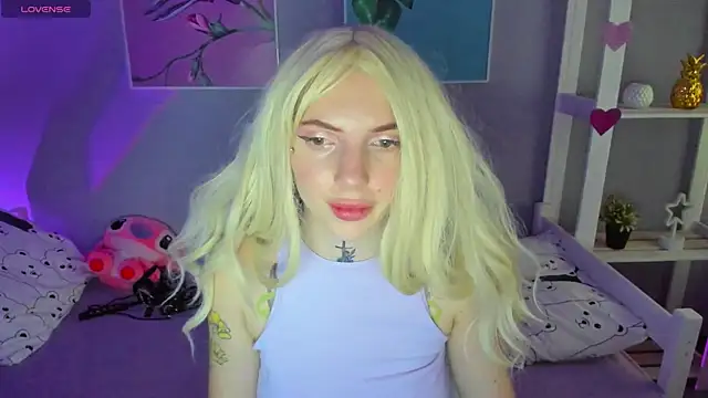 Snapshot of AnneTenet chatting on 12/14/24, 07:29 AnneTenet online show from 12/14/24, 07:29