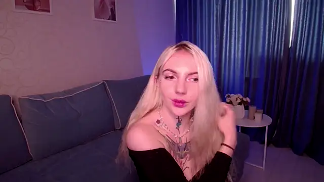 Snapshot of AnneTenet chatting on 09/17/25, 09:22 AnneTenet online show from 09/17/25, 09:22