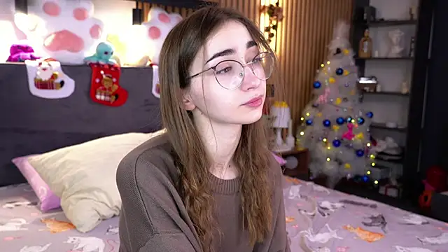 Snapshot of PollyBeev chatting on 11/30/25, 08:18 PollyBeev online show from 11/30/25, 08:18