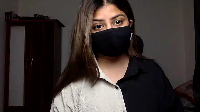 Hoty-Shivangi online show from 03/02/26, 03:52