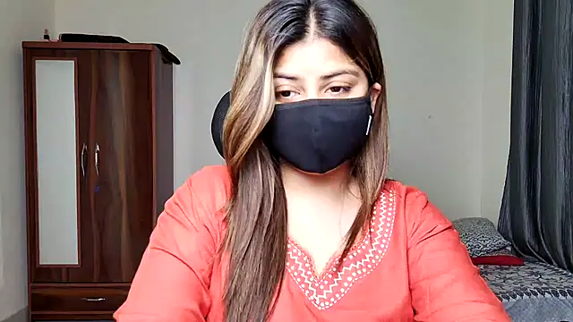 Hoty-Shivangi online show from 03/15/26, 07:42