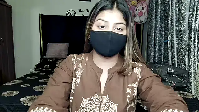 Hoty-Shivangi online show from 06/21/26, 06:10