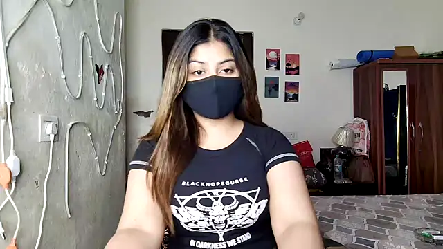 Hoty-Shivangi online show from 07/10/26, 11:35