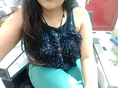 aarushi sharmaa online show from 02/18/25, 08:05