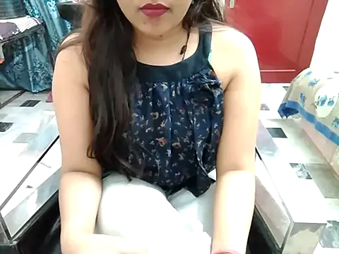 aarushi sharmaa online show from 03/04/25, 12:22