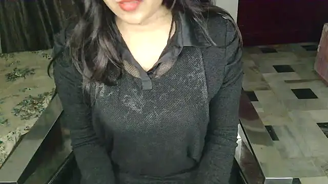 aarushi sharmaa online show from 11/23/25, 05:24