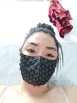 girldam95 online show from 12/04/25, 12:36