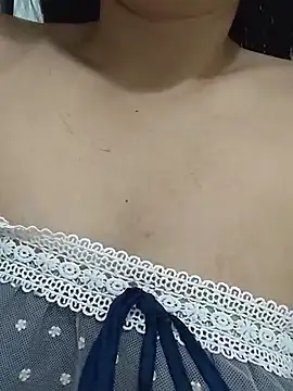 girldam95 online show from 12/17/25, 05:02