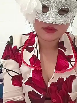 Snapshot of girldam95 chatting on 04/28/26, 04:06 girldam95 online show from 04/28/26, 04:06