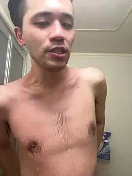 Snapshot of ryusei18570 chatting on 02/08/25, 01:11 ryusei18570 online show from 02/08/25, 01:11