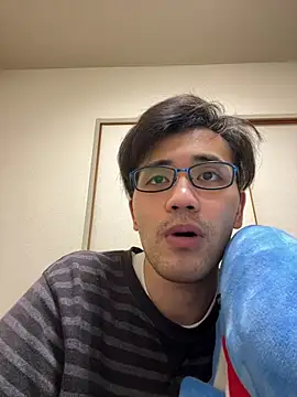 Snapshot of ryusei18570 chatting on 02/16/25, 10:21 ryusei18570 online show from 02/16/25, 10:21