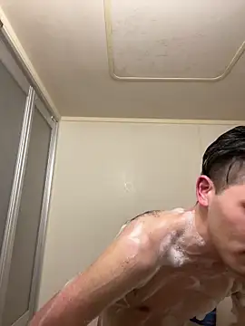 Snapshot of ryusei18570 chatting on 03/04/25, 02:42 ryusei18570 online show from 03/04/25, 02:42