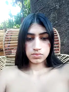 Snapshot of Julix_A chatting on 01/21/25, 07:50 Julix A online show from 01/21/25, 07:50