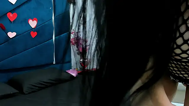 Giorgina Simons online show from 02/13/25, 01:37